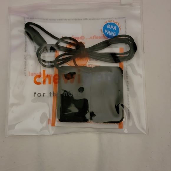 🆕️🛍 Chewi Gem 🆕️🛍 - Picture 2 of 4